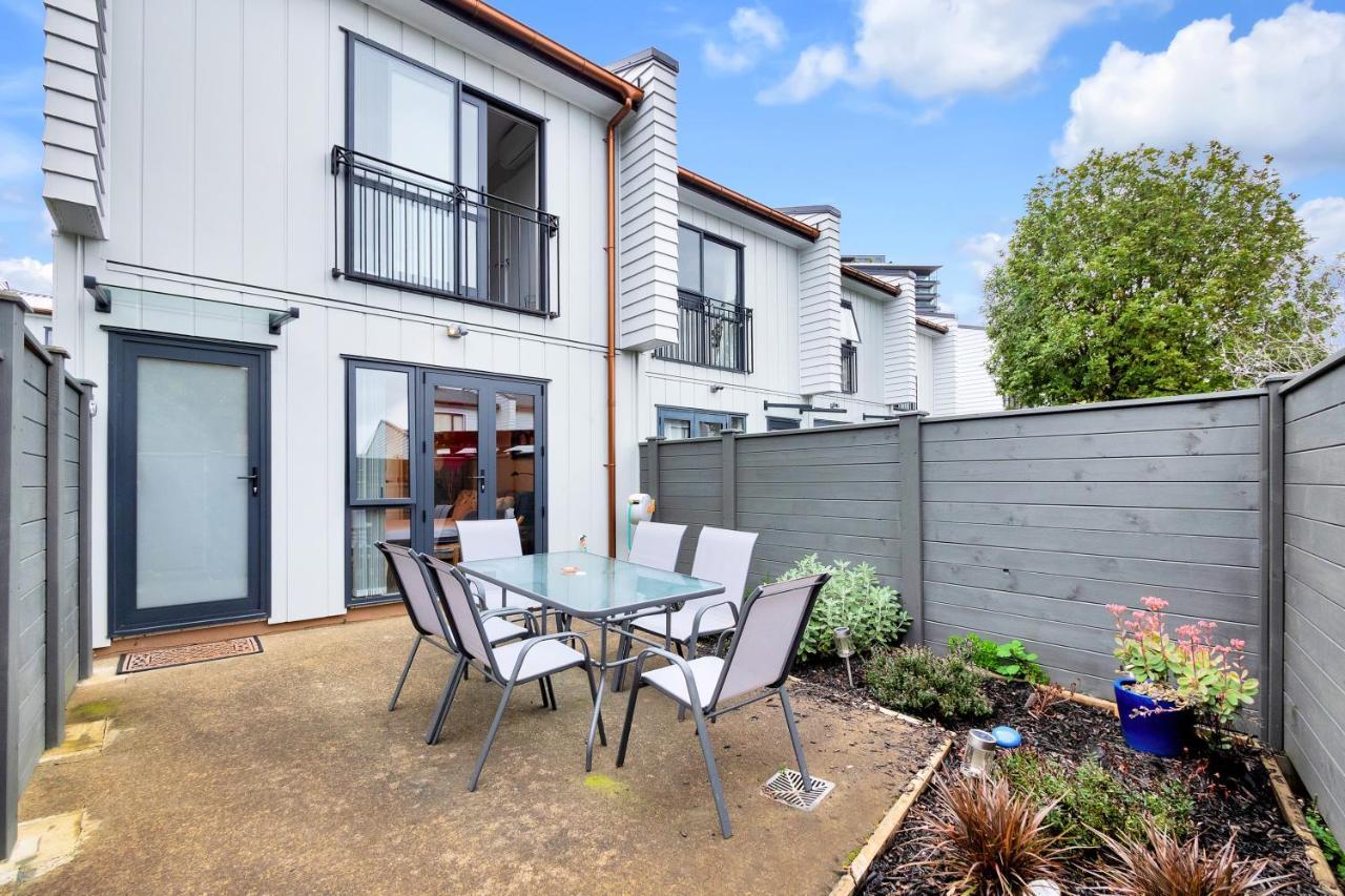 Greenwich Townhouse With Parking And Air-Con 오클랜드 외부 사진