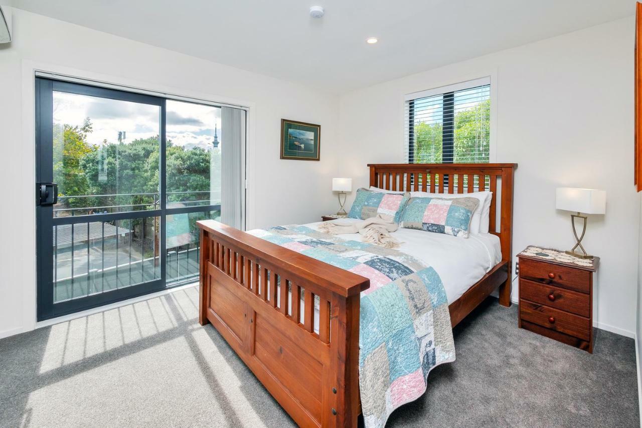 Greenwich Townhouse With Parking And Air-Con 오클랜드 외부 사진
